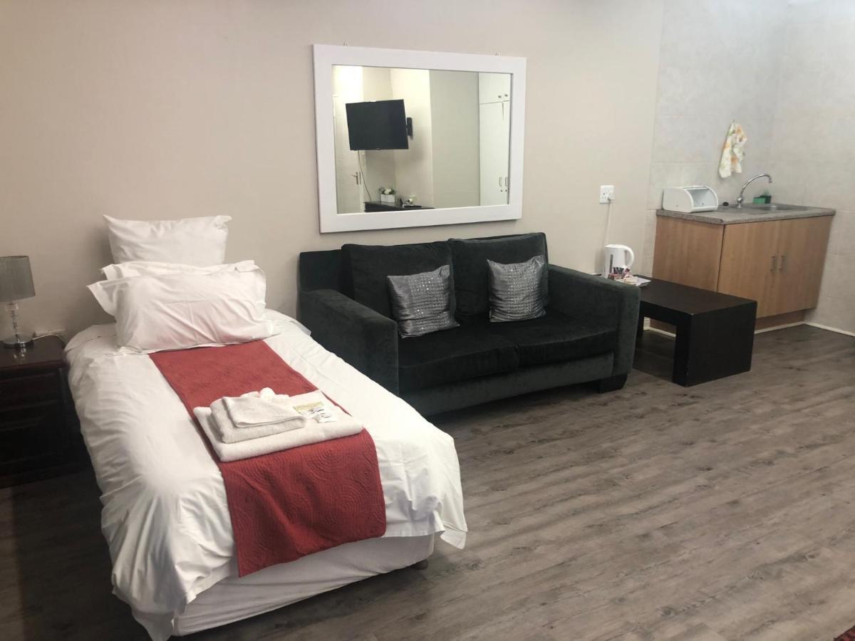 Acacia Westdene B&B บลูมฟอนเทน ภายนอก รูปภาพ