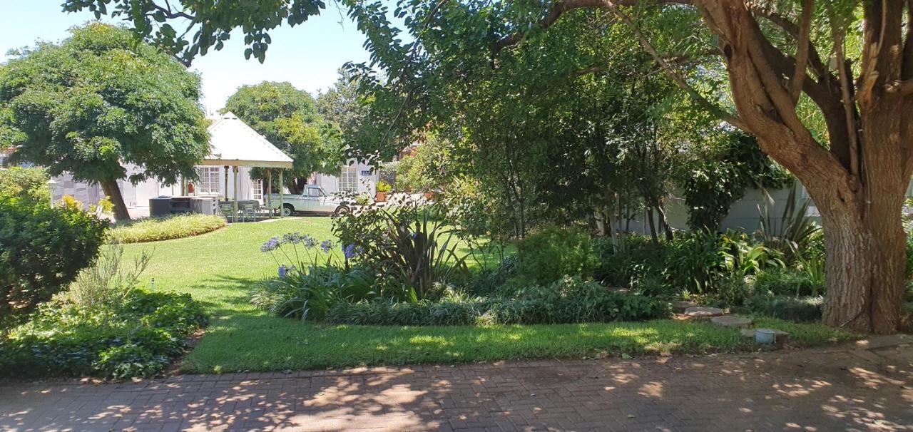 Acacia Westdene B&B บลูมฟอนเทน ภายนอก รูปภาพ